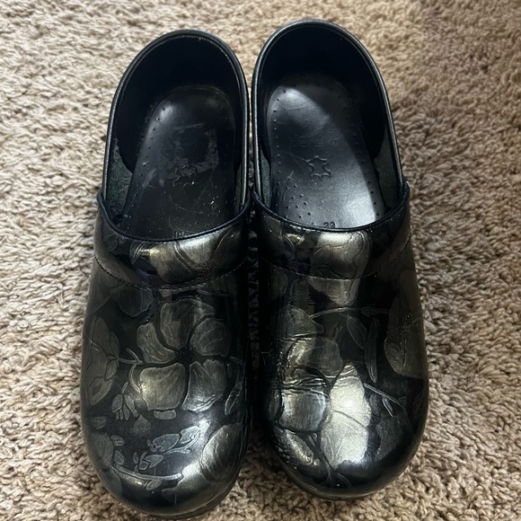 Dansko Shoes - Dansko Clogs- Silver and Black Size 39 (8.5/9)